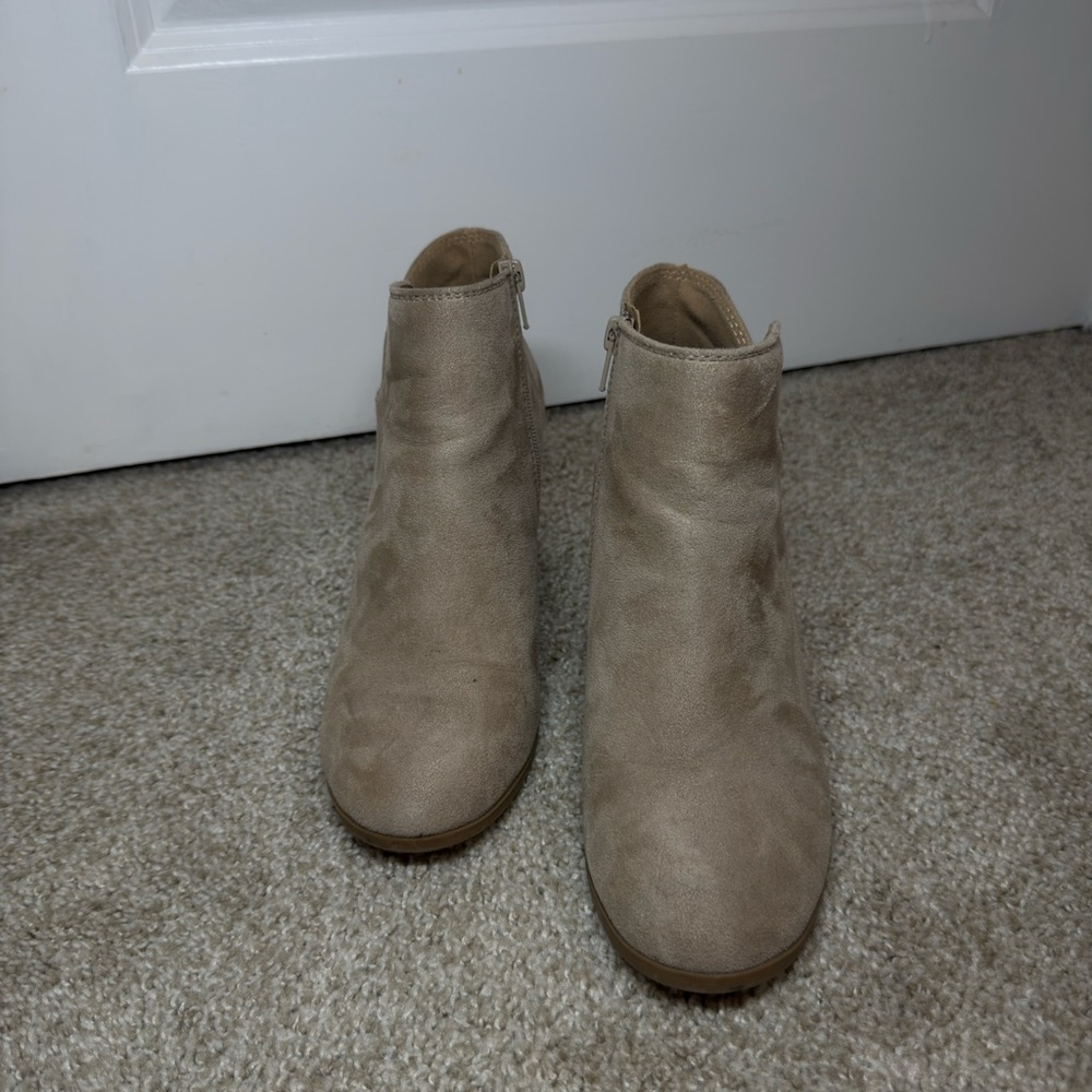 Soda Women's Beige Ankle Booties